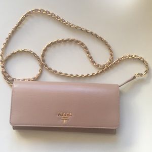 Prada Wallet on a Chain
